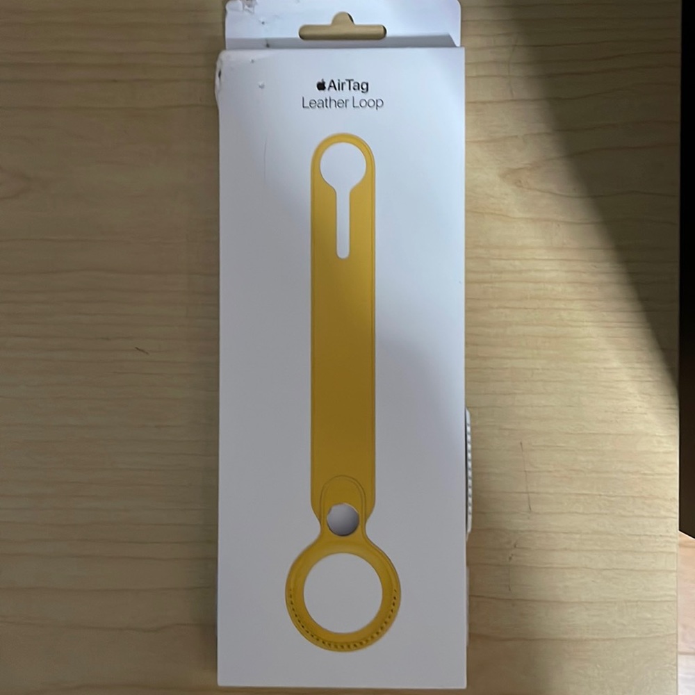 Apple AirTag loop